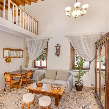 Sala Historical Luxury Apartment
