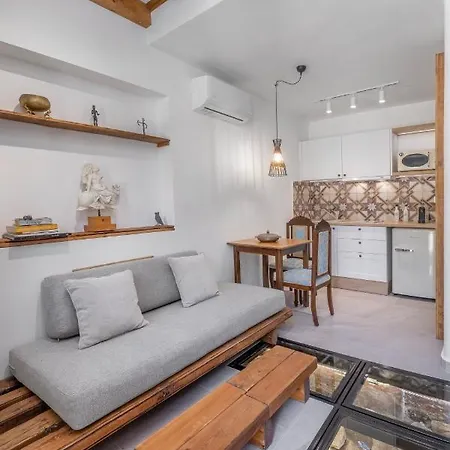 Sala Historical Luxury Apartment Rhodes City