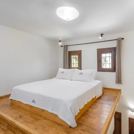 Sala Historical Luxury Apartment